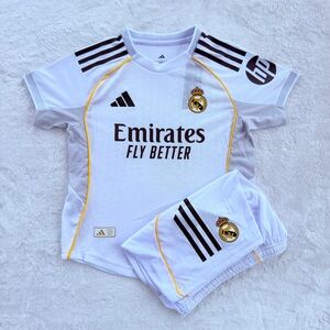 Set Real Madrid kids home kit 25/26 Version Player